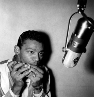 Little walter deals harmonica